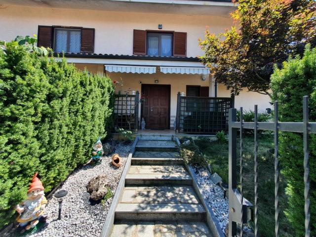 Case e ville in vendita di 220 m² in Via Valdo Fusi