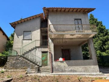 Case e ville in vendita di 220 m² in Via Vecchia di Velletri