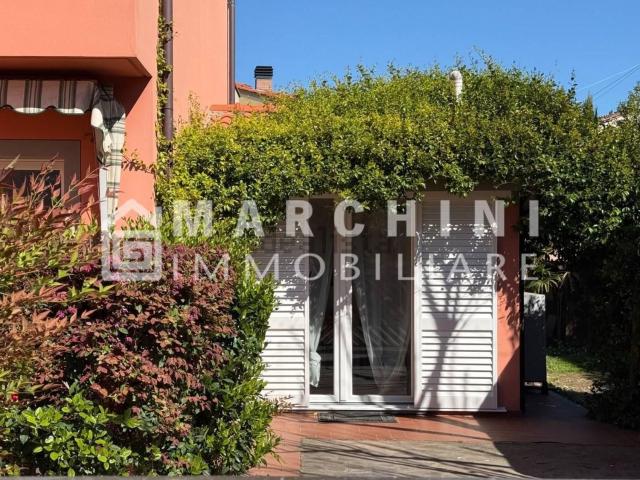 Case e ville in vendita di 220 m² in Via Vecchia Quarta, 55100