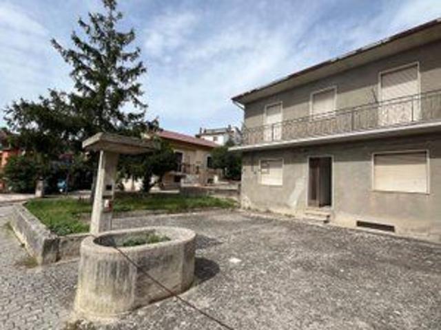 Case e ville in vendita di 220 m² in Via Bellavista, 95