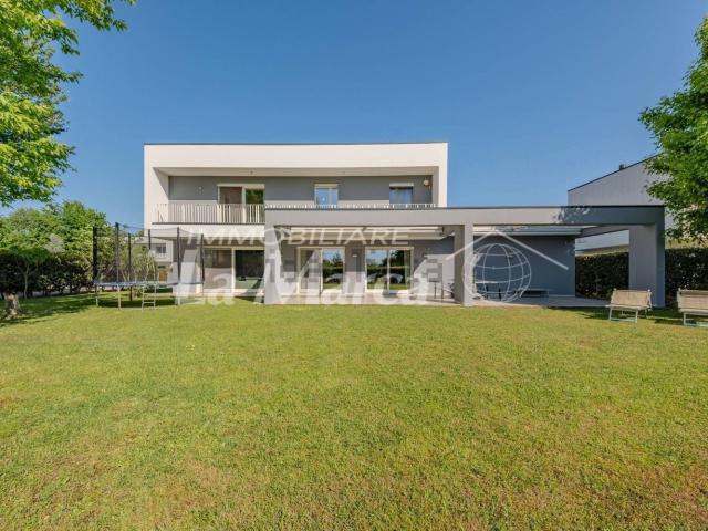 Case e ville in vendita di 220 m² in Vicolo Giambattista Tiepolo, 9