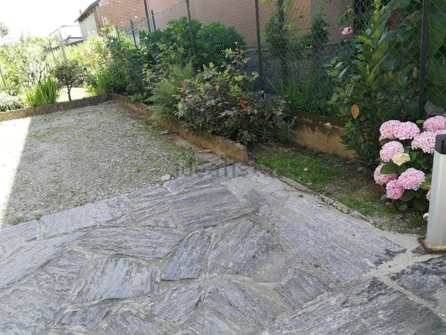 Case e ville in vendita di 220 m² in Vicolo Nino Bixio