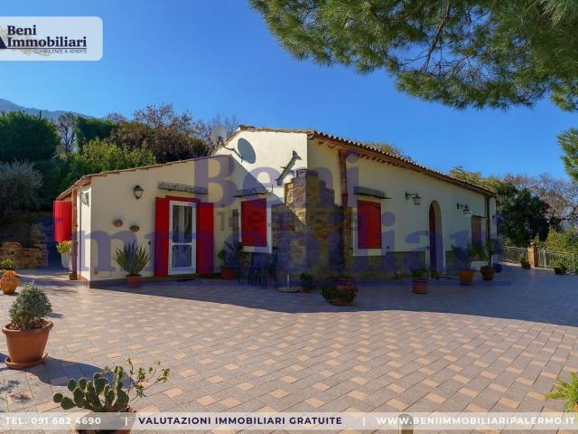 Case e ville in vendita di 220 m² in Contrada VINZERIA