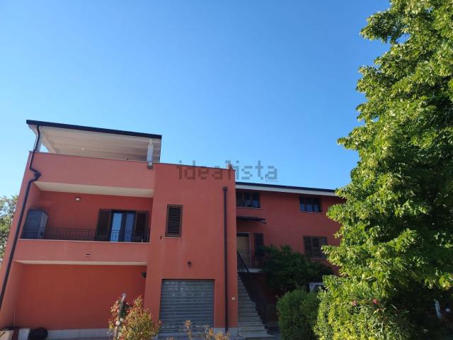Case e ville in vendita di 220 m² in Contrada Collalto