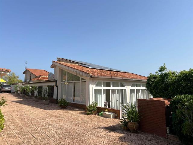 Case e ville in vendita di 220 m² in Contrada Rovetto