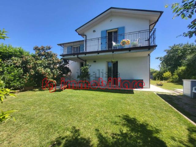 Case e ville in vendita di 220 m² in Contrada San Angelo