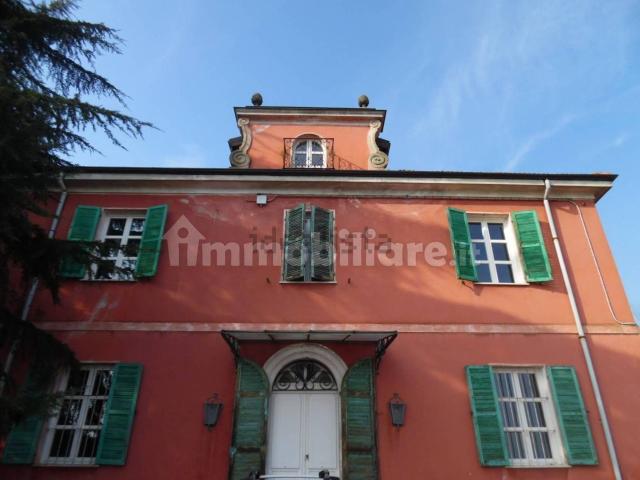 Case e ville in vendita di 220 m² in Strada Madonnalta