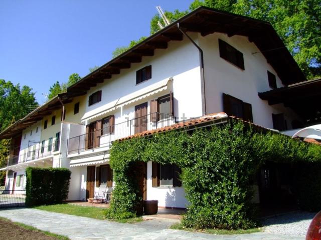 Case e ville in vendita di 220 m² in Strada per Palazzo, 24