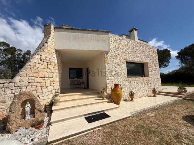Case e ville in vendita di 220 m² in Strada Provinciale 17