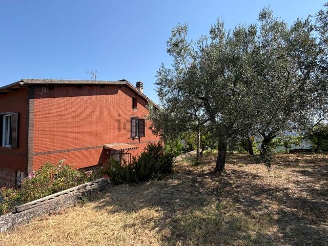 Case e ville in vendita di 220 m² in Strada Provinciale 421