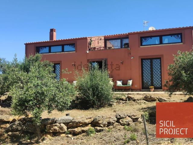 Case e ville in vendita di 220 m² in Strada Provinciale 79