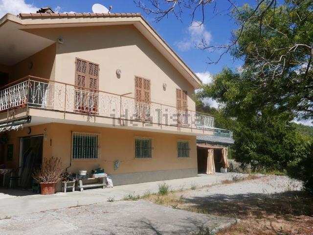 Case e ville in vendita di 220 m² in Strada Vicinale Costa Fallita