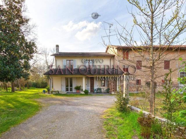 Case e ville in vendita di 221 m² in Via Cristoforo Colombo, 39