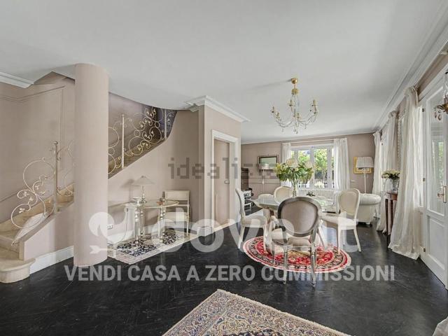Case e ville in vendita di 221 m² in Via Aspromonte, 28