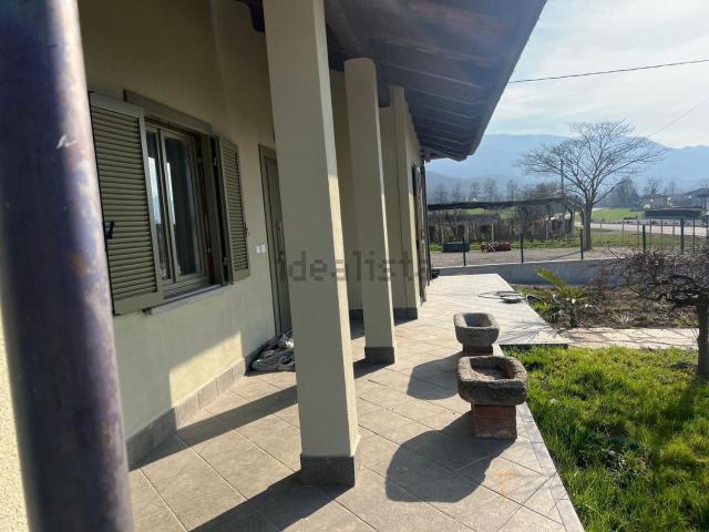Case e ville in vendita di 221 m² in Via Pagno, 109