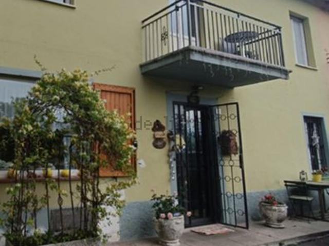Case e ville in vendita di 221 m² in Via Rubens Guatelli