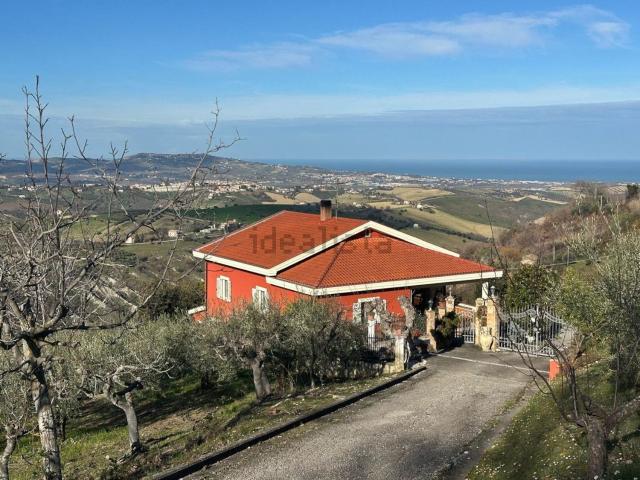 Case e ville in vendita di 221 m² in Contrada Rocca, 3