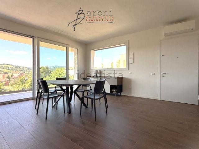 Case e ville in vendita di 222 m² in Via Alfieri