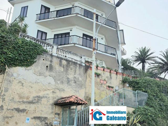 Case e ville in vendita di 222 m² in Via Riviera Prangi, 20