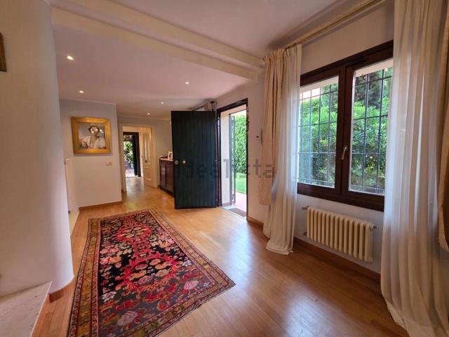 Case e ville in vendita di 222 m² in Via XXV Aprile, 12