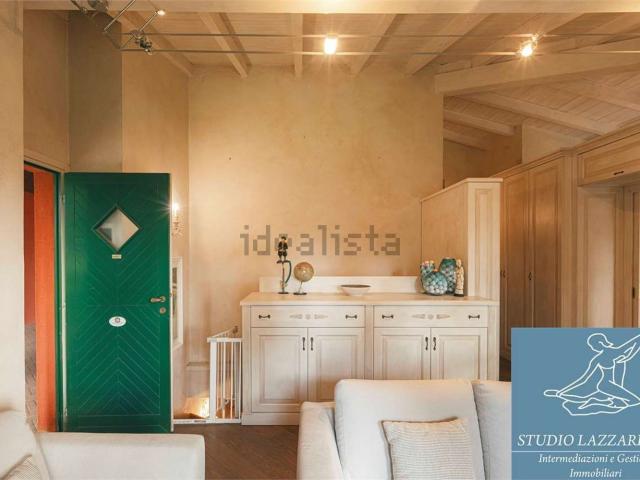 Case e ville in vendita di 223 m² in Via 10 Giornate, 148