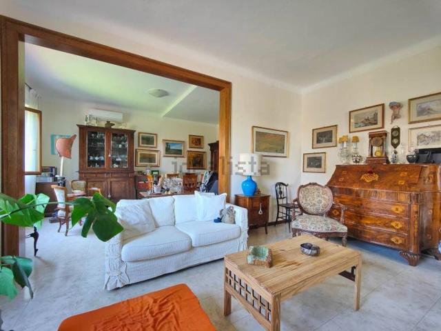 Case e ville in vendita di 223 m² in Via Borromini