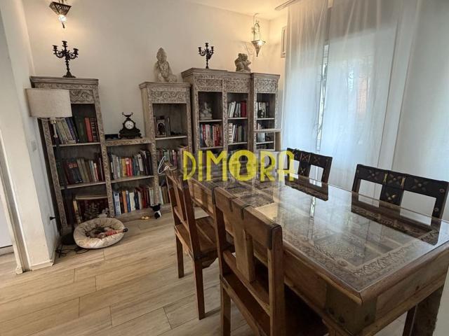 Case e ville in vendita di 223 m² in Via Giosuè Carducci, 11