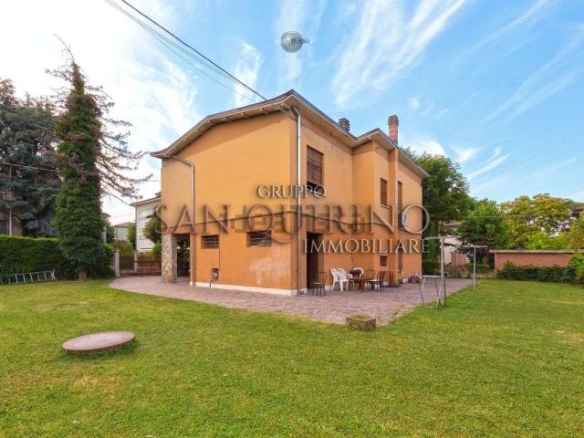 Case e ville in vendita di 223 m² in Via Giovanni Pascoli, 4