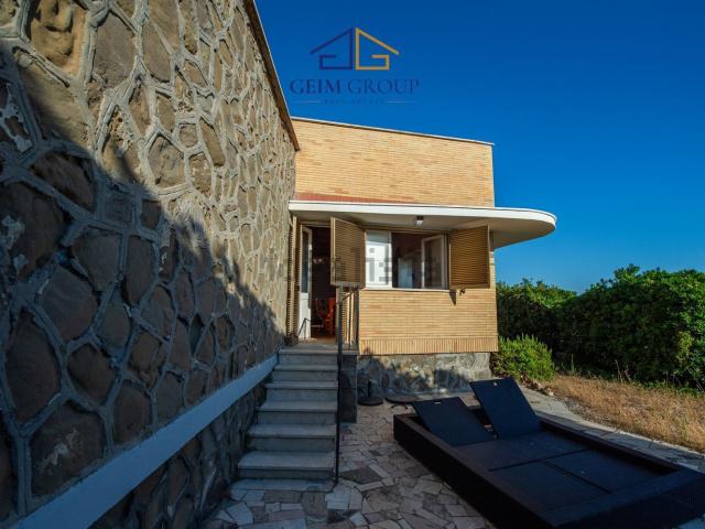 Case e ville in vendita di 223 m² in Via Mincio