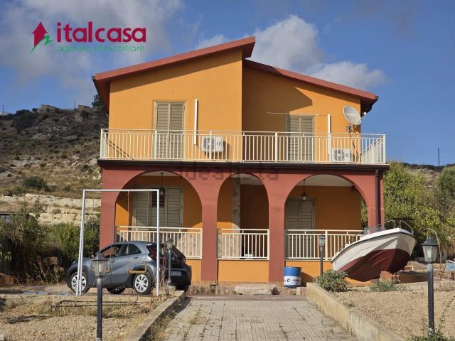 Case e ville in vendita di 223 m² in Contrada Durrueli