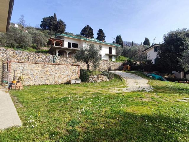 Case e ville in vendita di 224 m² in Via dello Zilloro