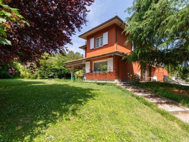 Case e ville in vendita di 224 m² in Via Fratelli dall&apos Olio, 22