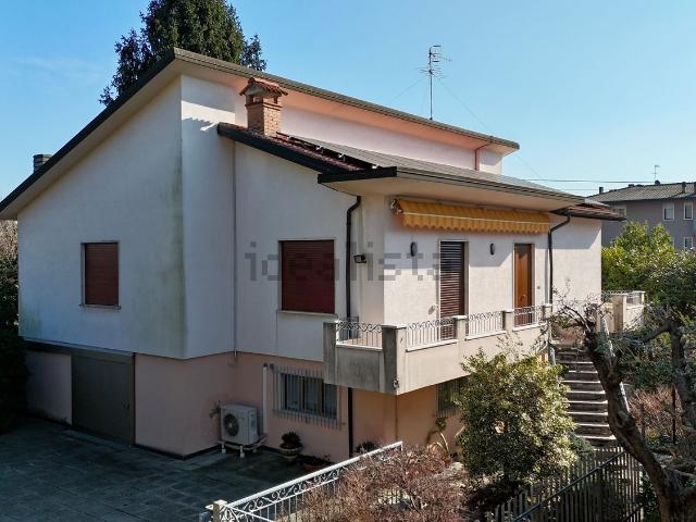 Case e ville in vendita di 224 m² in Via San Bortolo