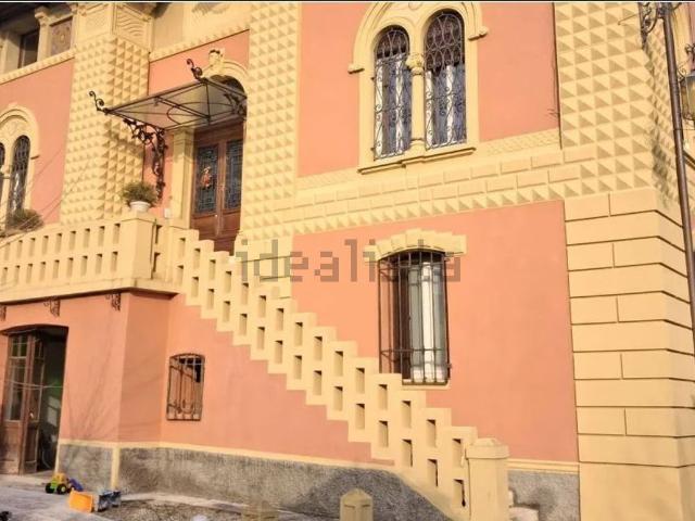 Case e ville in vendita di 224 m² in Via San Leonardo