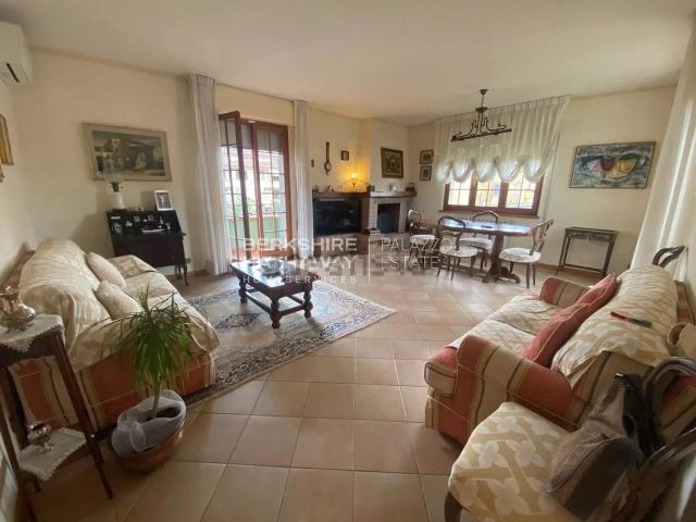 Case e ville in vendita di 225 m²