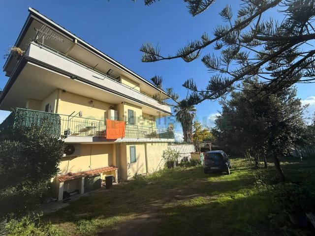 Case e ville in vendita di 225 m²