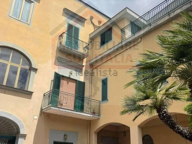 Case e ville in vendita di 225 m² in Via Cumana