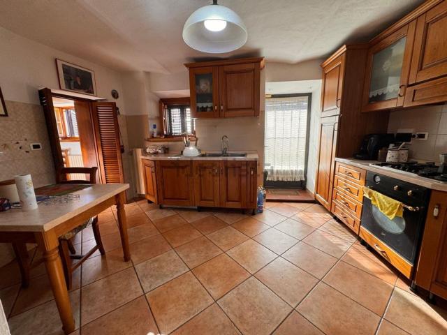 Case e ville in vendita di 225 m² in Via Anconetana