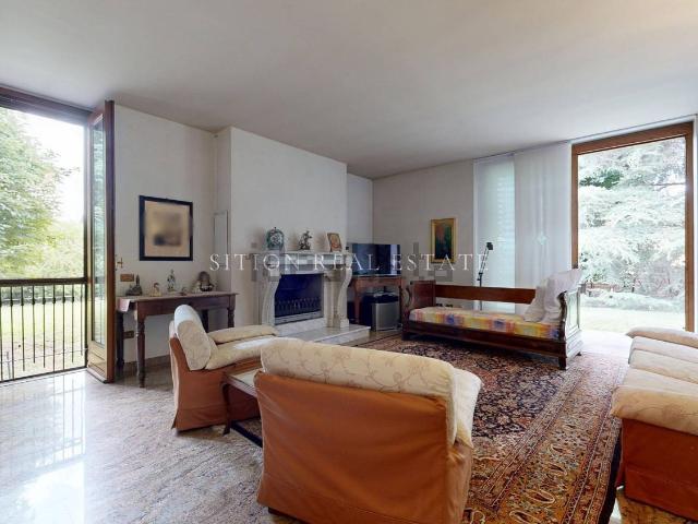 Case e ville in vendita di 225 m² in Via Alfredo di Dio, 4