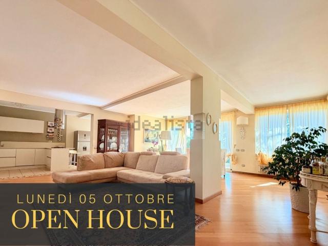 Case e ville in vendita di 225 m² in Via Bologna, 30