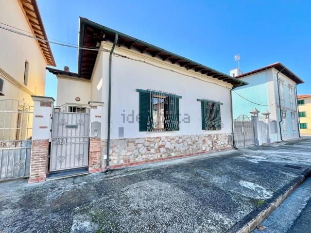 Case e ville in vendita di 225 m² in Via dell&apos Ordine di Santo Stefano