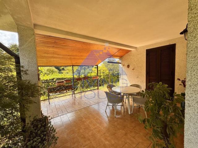 Case e ville in vendita di 225 m² in Via Monviso, 9