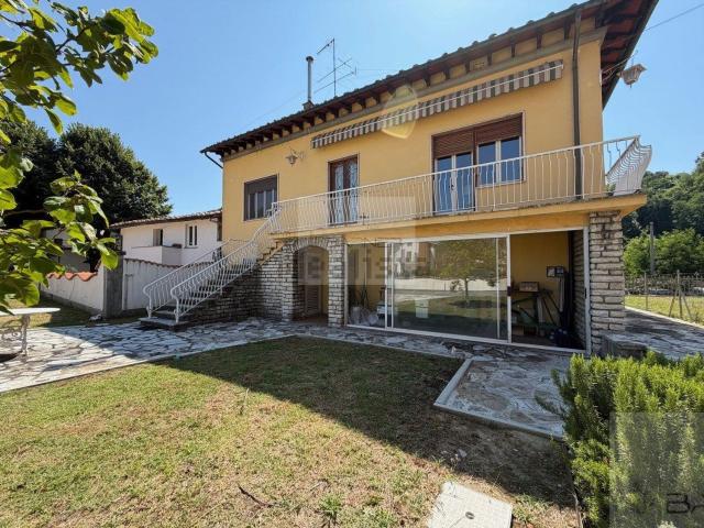 Case e ville in vendita di 225 m² in Via Nazionale, 1379
