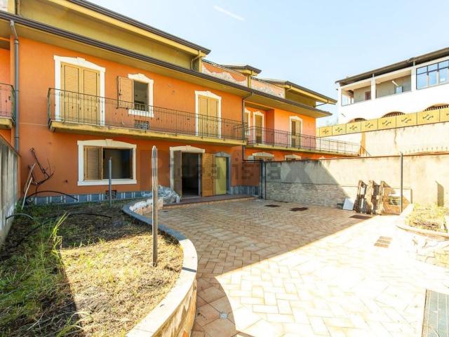 Case e ville in vendita di 225 m² in Via Polveriera, 31