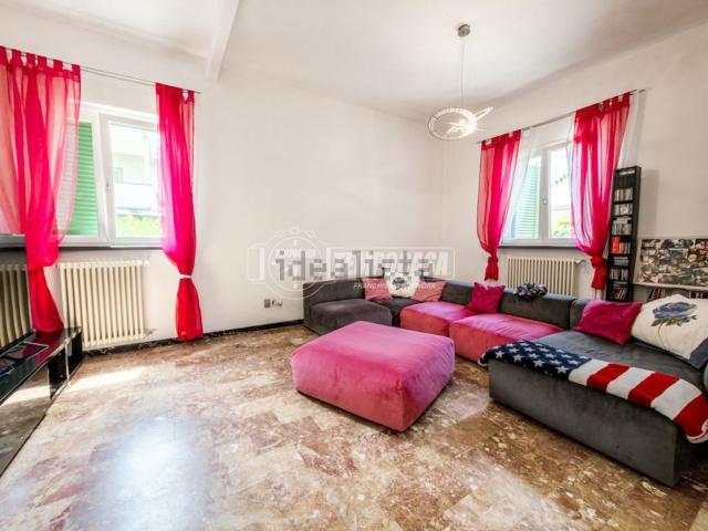 Case e ville in vendita di 225 m² in Via Pardini