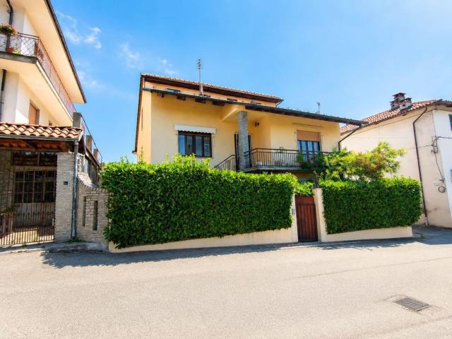 Case e ville in vendita di 225 m² in Via Teresa Alessio, 3