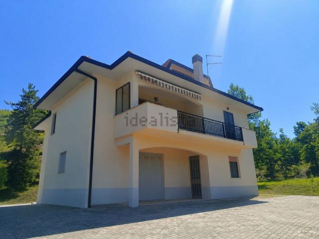 Case e ville in vendita di 225 m² in Via Valle Partina, 14