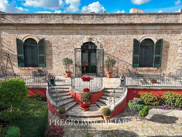 Case e ville in vendita di 225 m² in Via Zona B