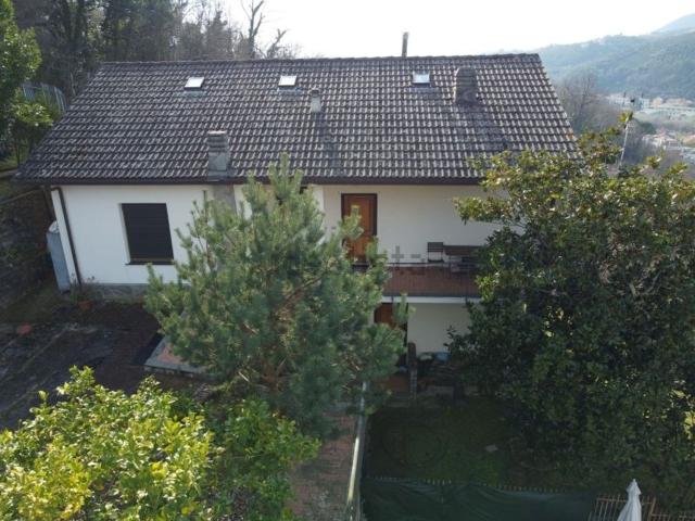 Case e ville in vendita di 225 m² in Viale Costa dei Landò