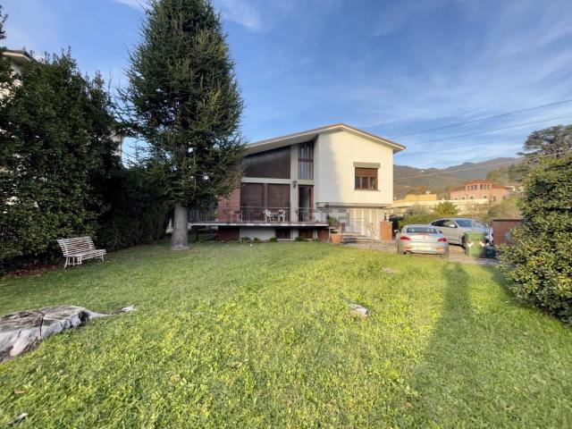 Case e ville in vendita di 225 m² in Viale San Gemignano, 340